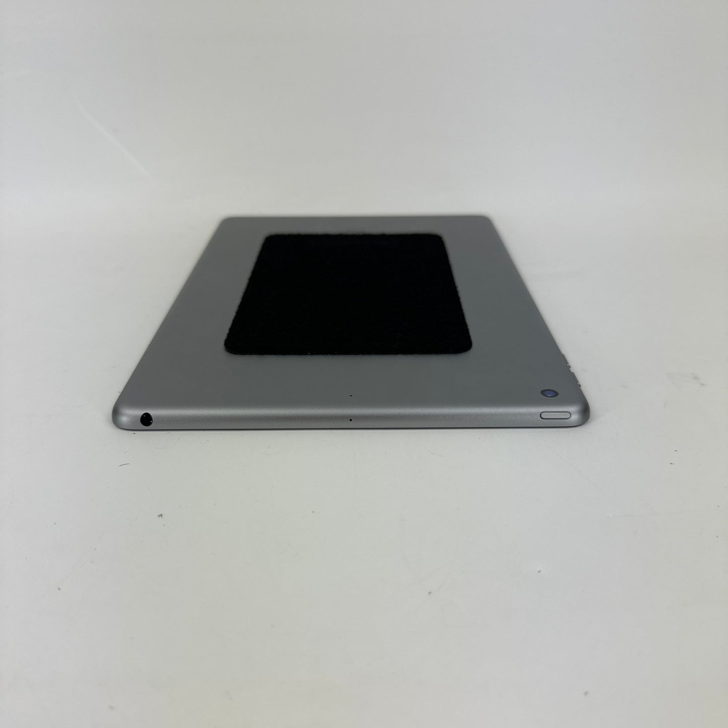 WiFi Only Apple iPad 6th Gen 32GB 17.5.1 Space Gray MR7FLL/A