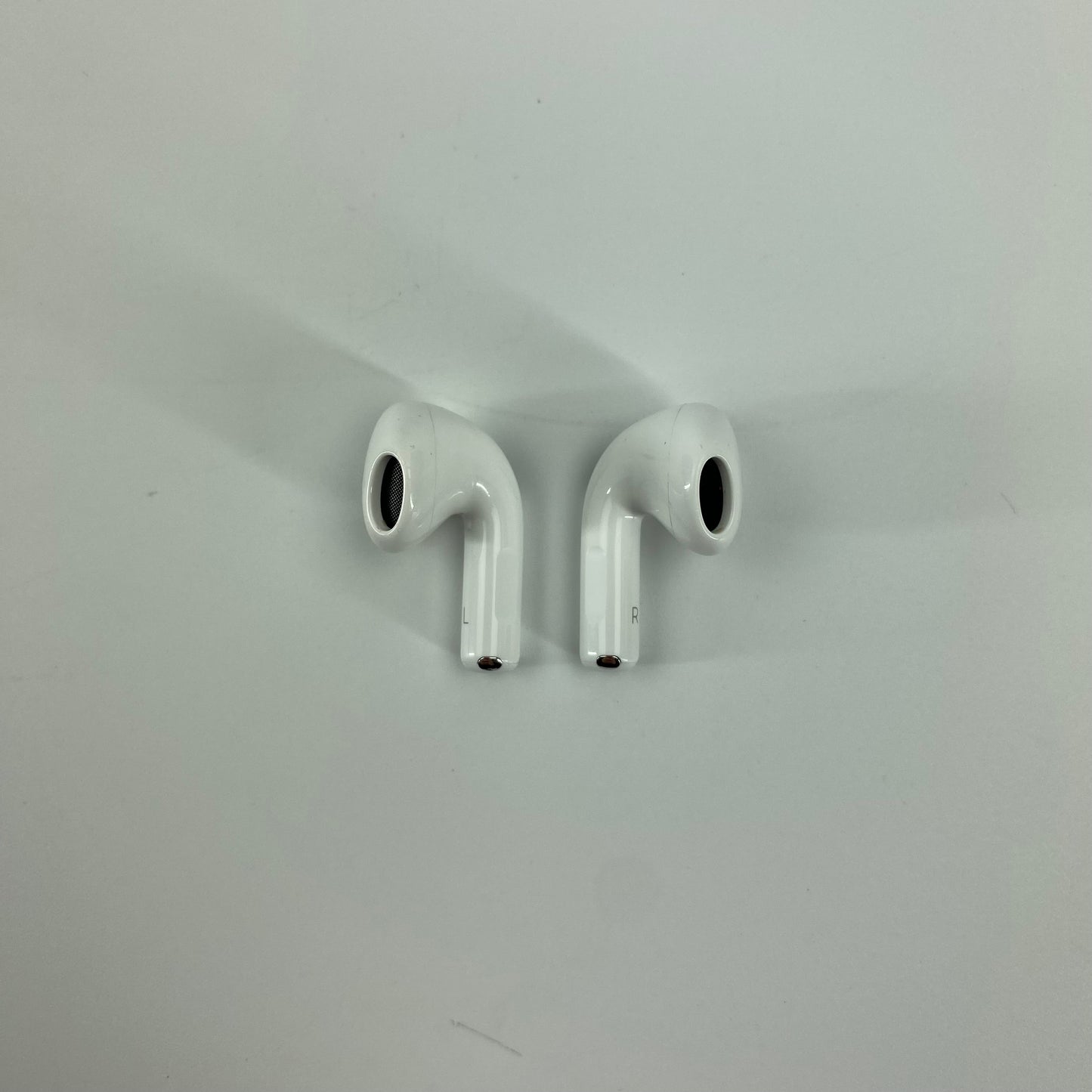 Apple AirPods 4th Gen A3053 A3050 A3058 MXP63LL/A