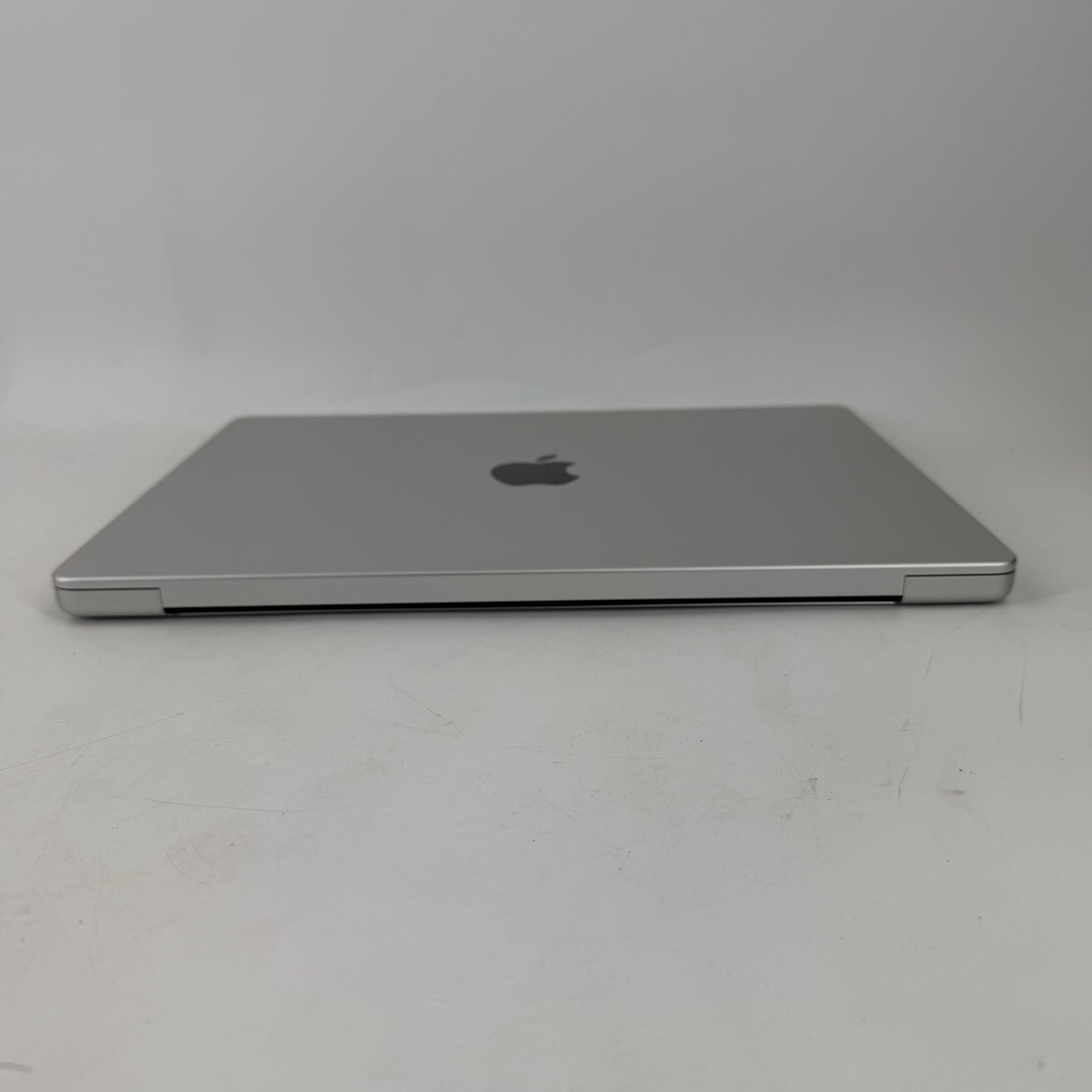 2026 Apple MacBook Pro 14" M5 Pro 16C GPU 4.6GHz 24GB RAM 1TB SSD MGDN4LL/A